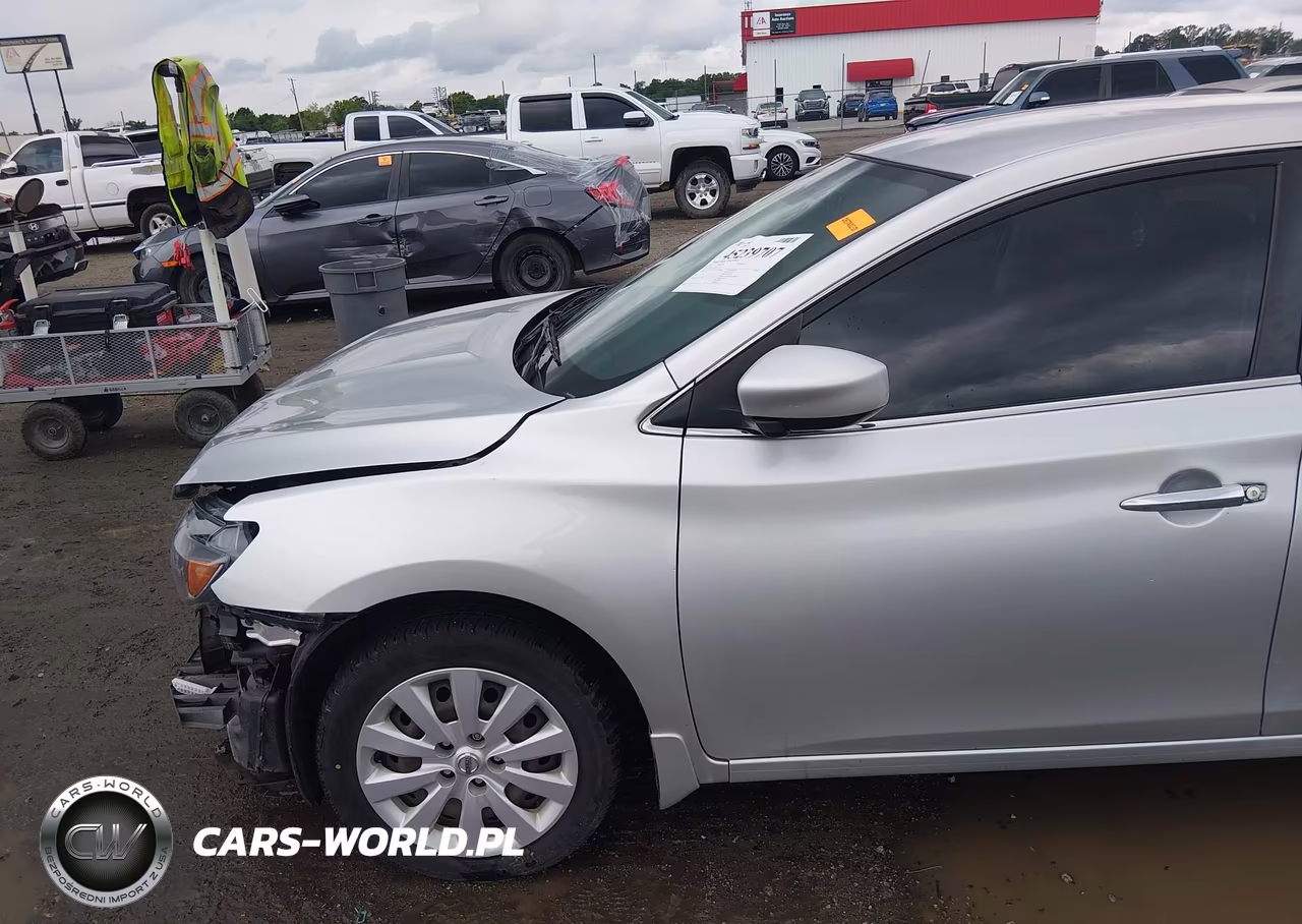 2018 Nissan Sentra S VIN:3N1AB7AP6JY337737 - 18