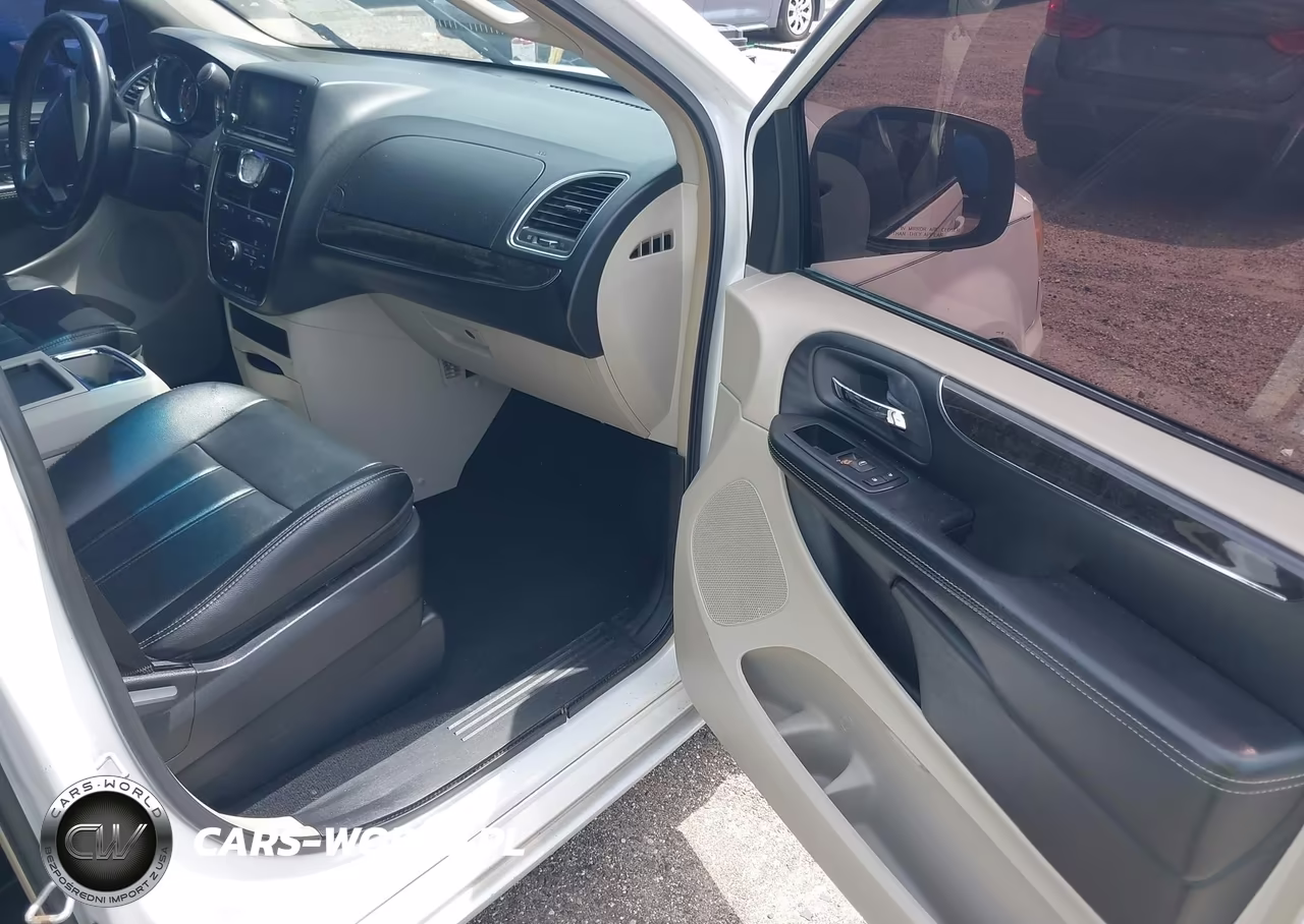 2014 Chrysler Town & Country Touring VIN:2C4RC1BG4ER314729 - 5