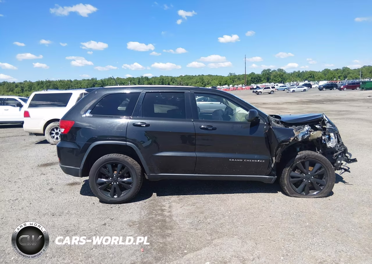 2012 Jeep Grand Cherokee Laredo VIN:1C4RJFAT9CC335079 - 13