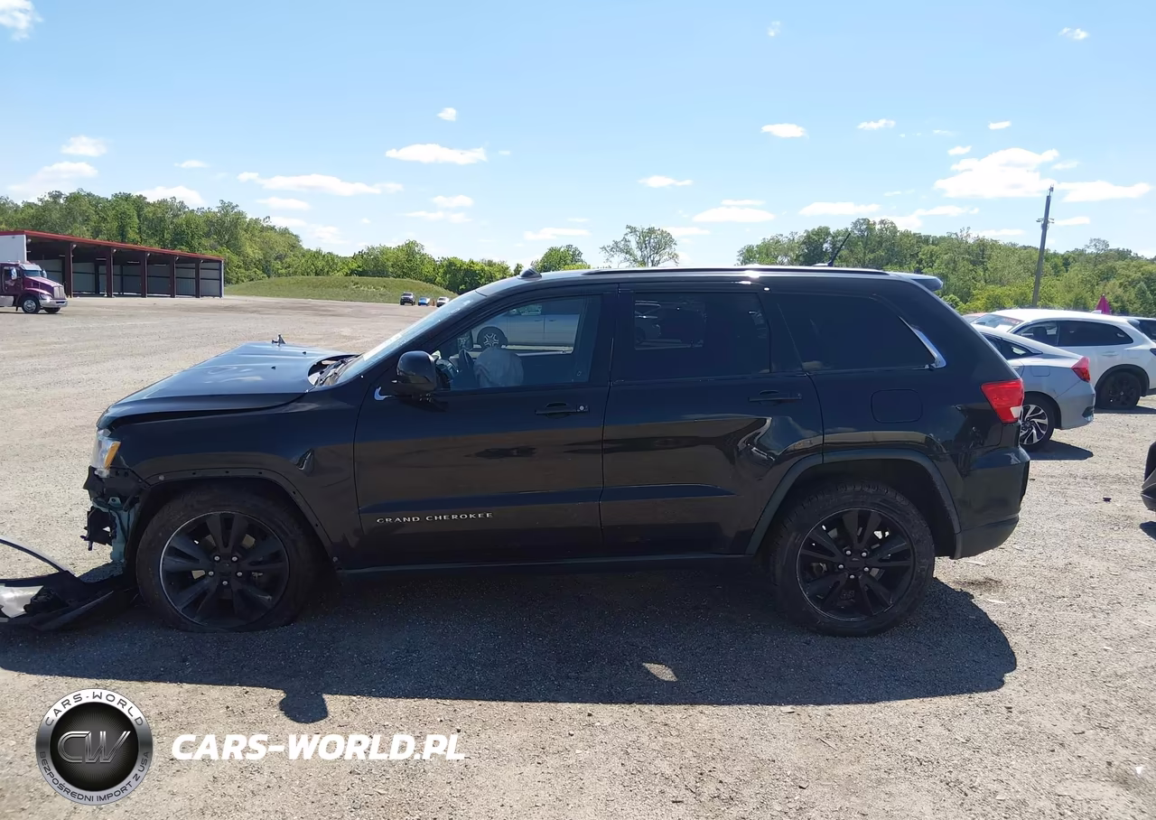 2012 Jeep Grand Cherokee Laredo VIN:1C4RJFAT9CC335079 - 14