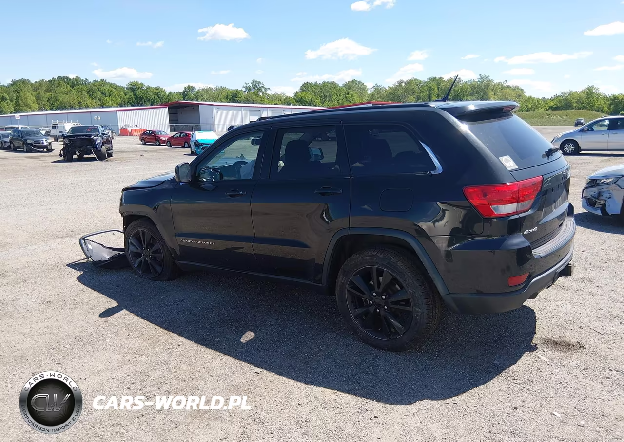2012 Jeep Grand Cherokee Laredo VIN:1C4RJFAT9CC335079 - 3