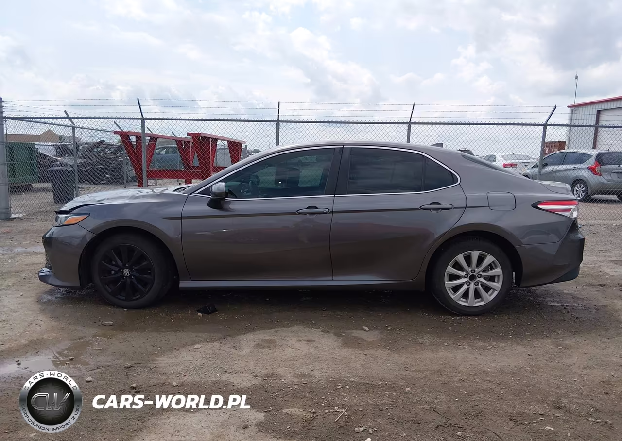 2020 Toyota Camry Le VIN:4T1C11AK5LU955725 - 14