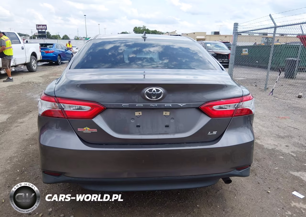 2020 Toyota Camry Le VIN:4T1C11AK5LU955725 - 16