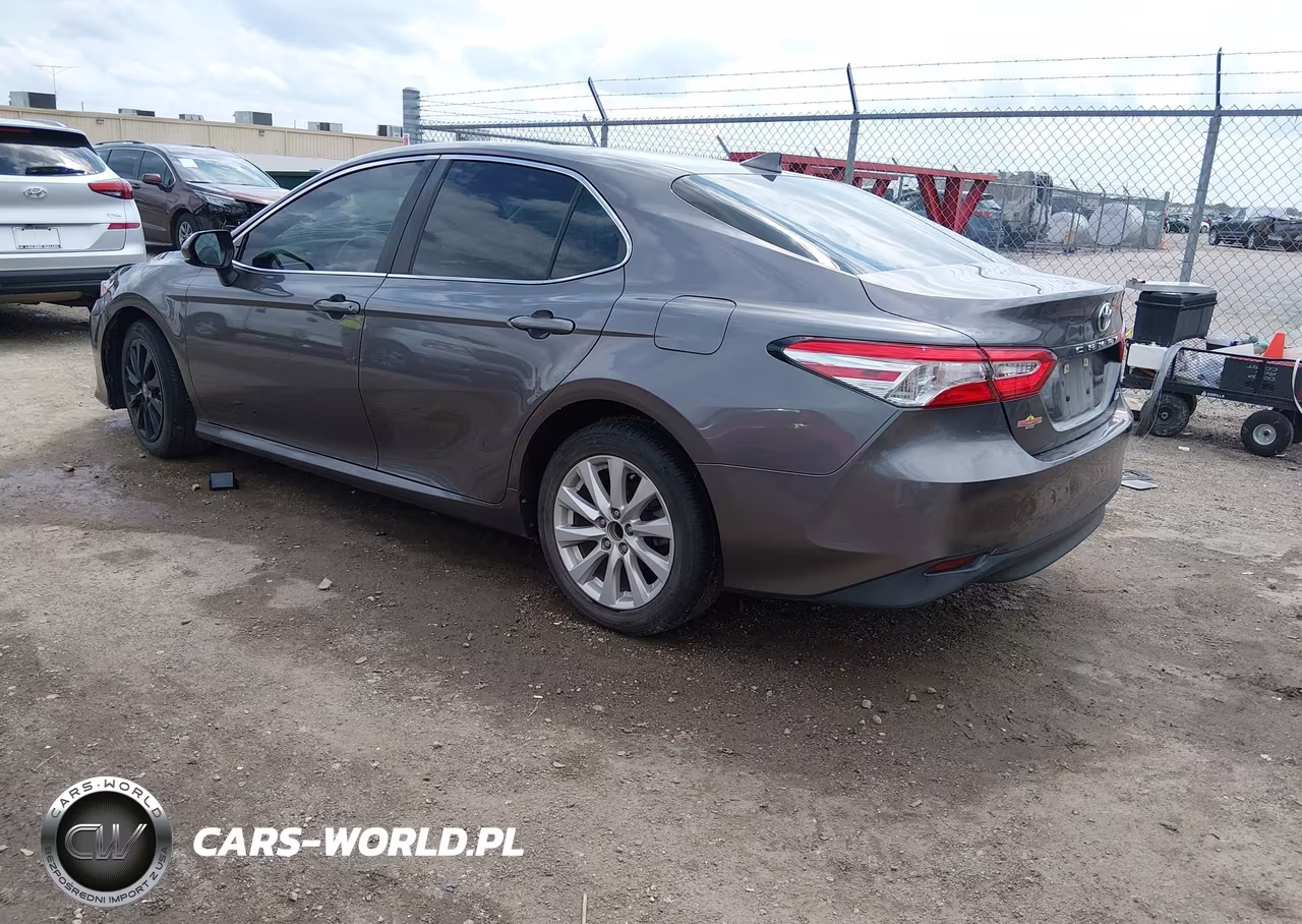 2020 Toyota Camry Le VIN:4T1C11AK5LU955725 - 3