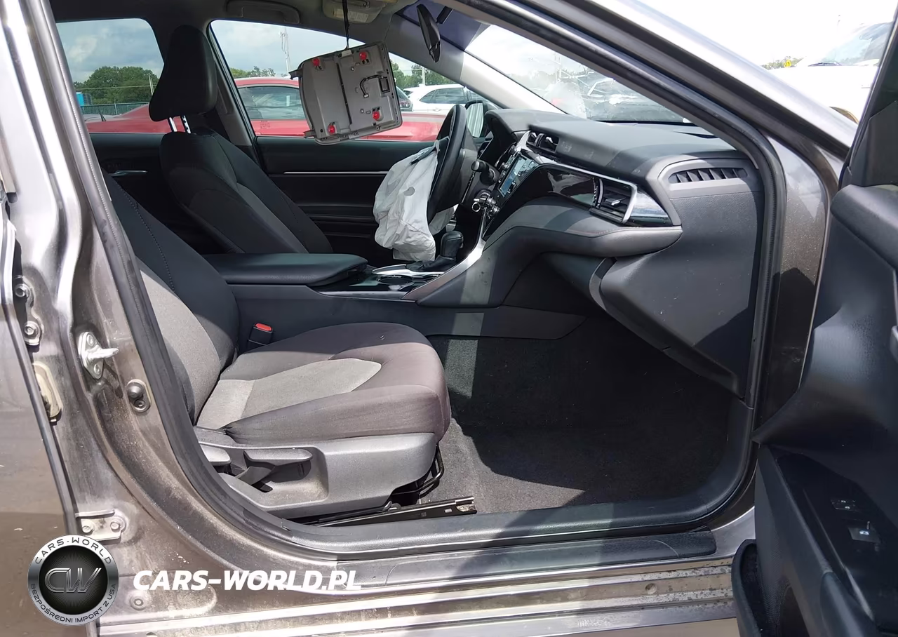 2020 Toyota Camry Le VIN:4T1C11AK5LU955725 - 5