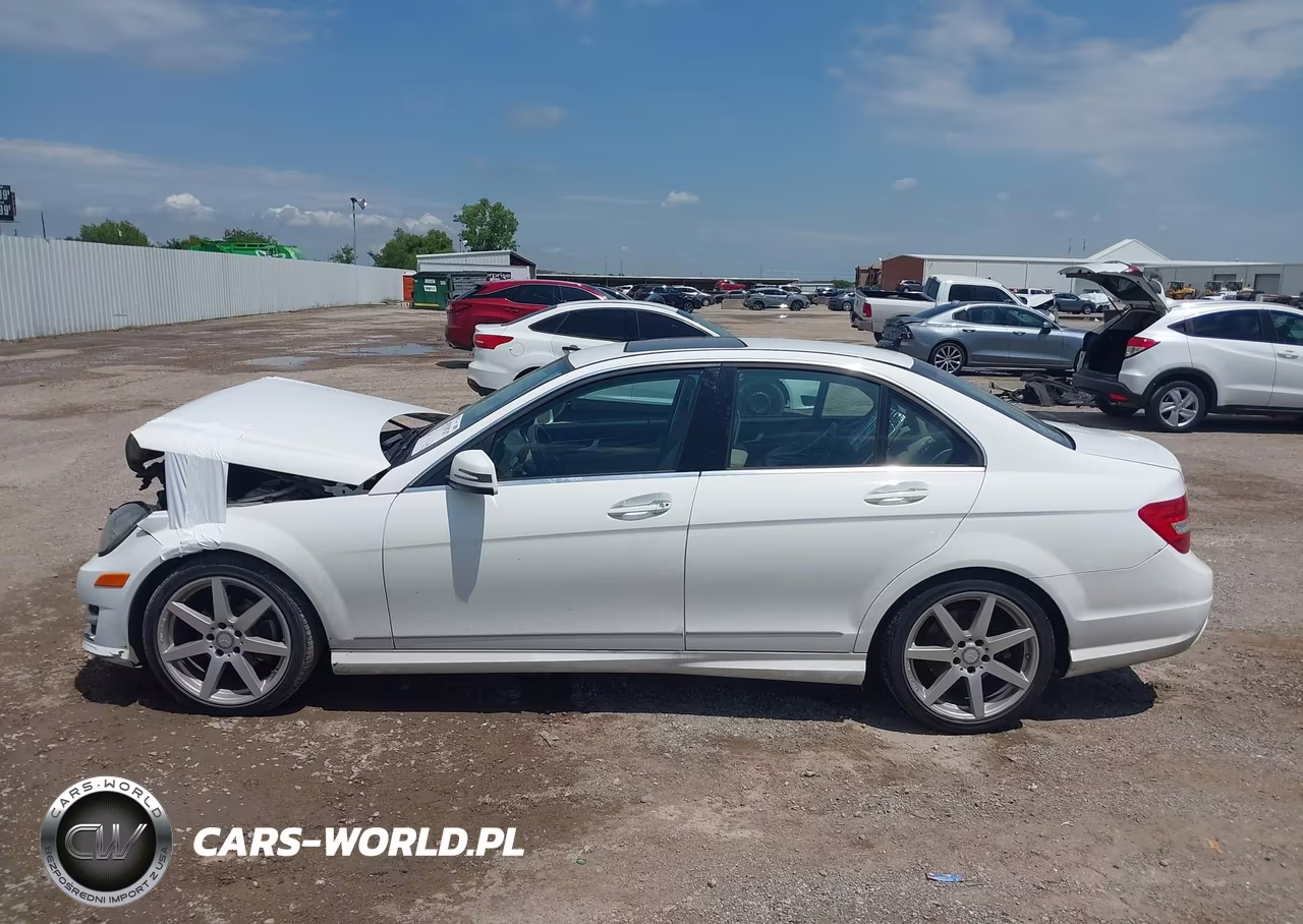 2014 Mercedes-Benz C 250 Sport VIN:WDDGF4HB2EG255327 - 14