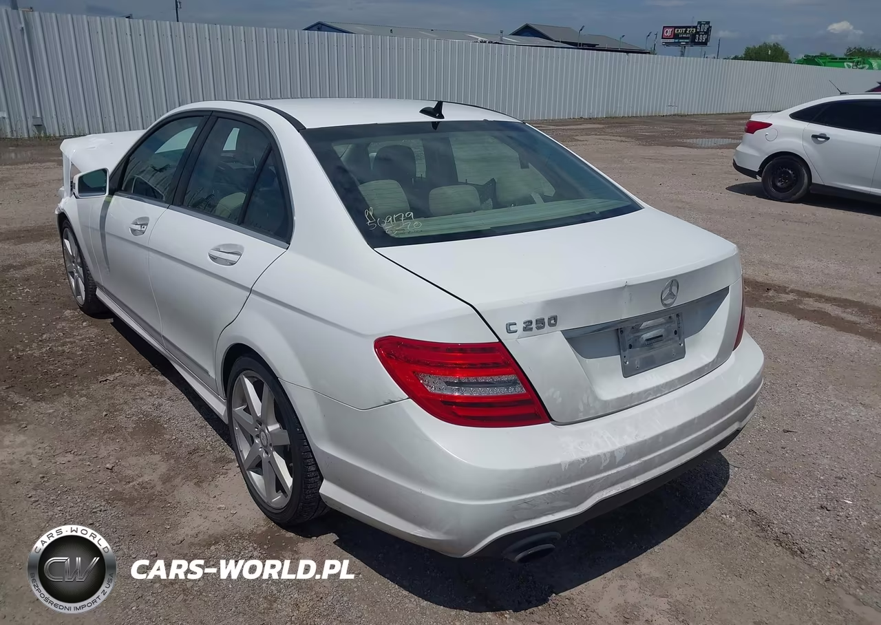 2014 Mercedes-Benz C 250 Sport VIN:WDDGF4HB2EG255327 - 3
