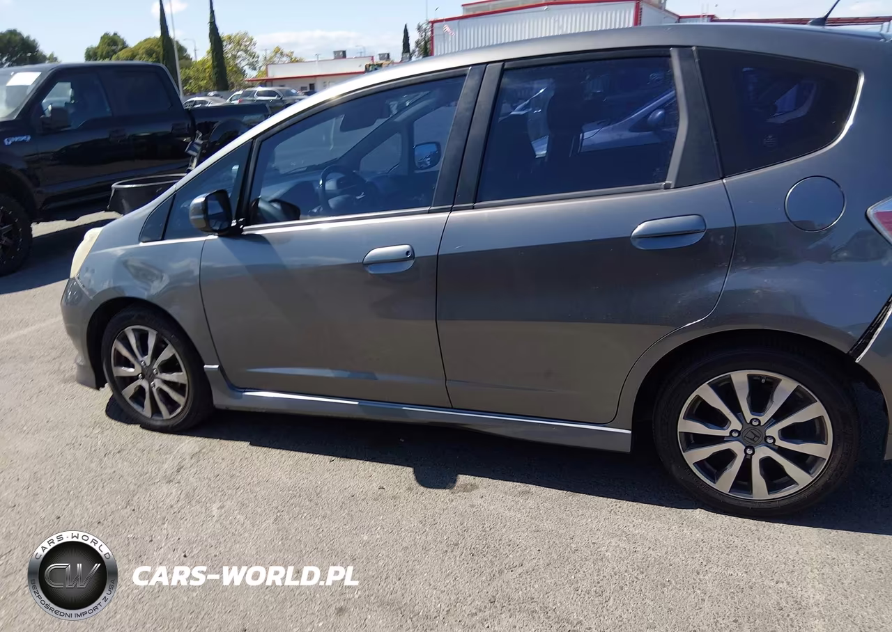 2013 Honda Fit Sport VIN:JHMGE8H50DC046705 - 14