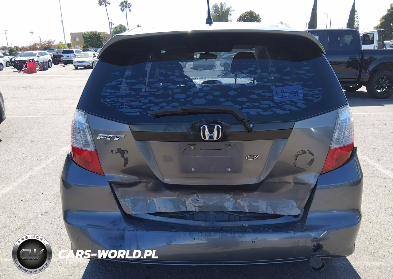 2013 Honda Fit Sport VIN:JHMGE8H50DC046705 - 16