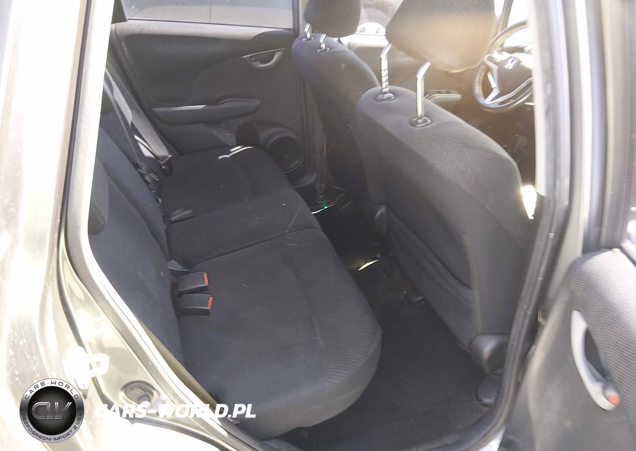 2013 Honda Fit Sport VIN:JHMGE8H50DC046705 - 8
