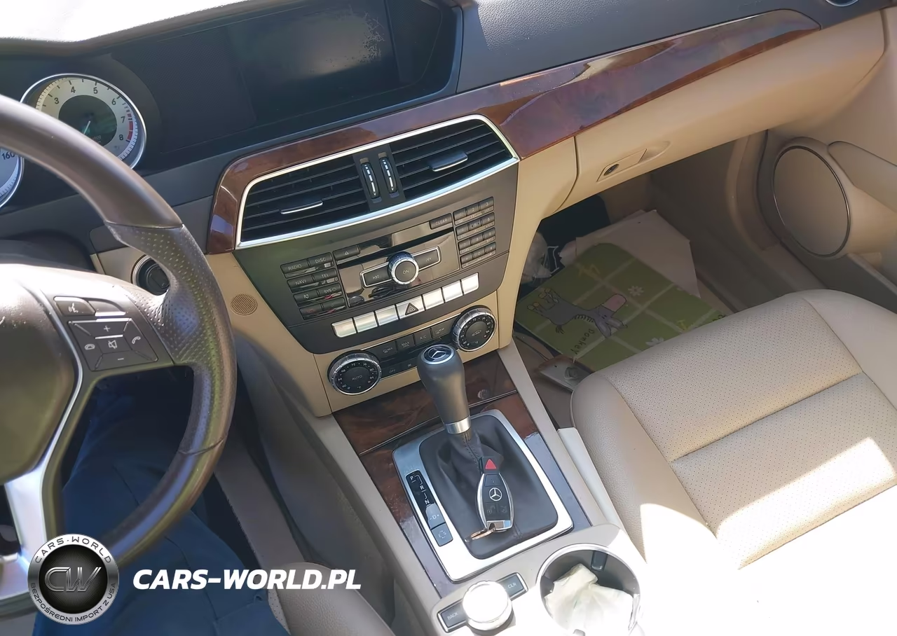 2012 Mercedes-Benz C 250 Sport VIN:WDDGF4HB5CA610734 - 11