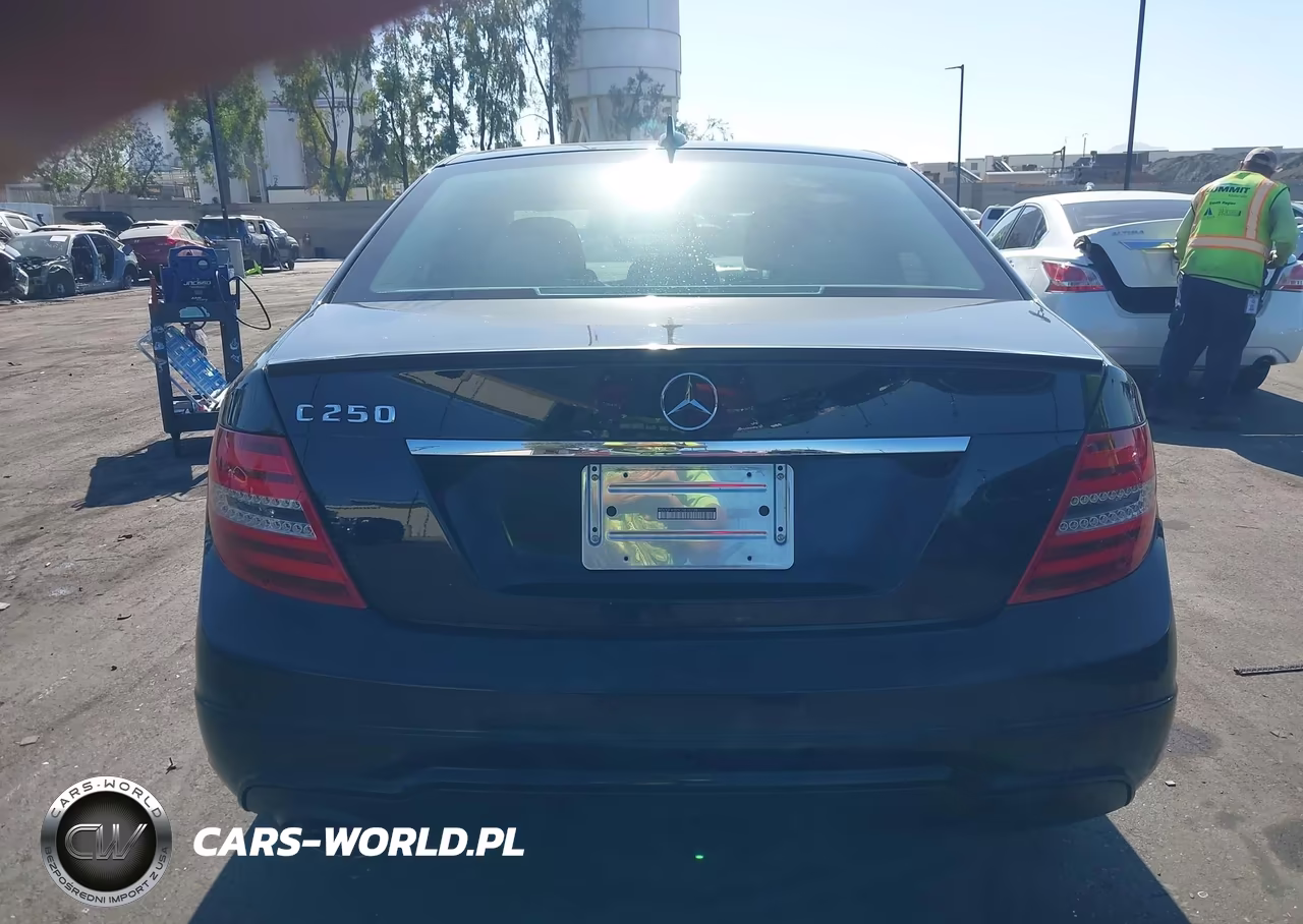 2012 Mercedes-Benz C 250 Sport VIN:WDDGF4HB5CA610734 - 13