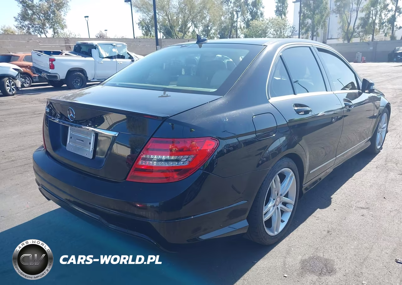2012 Mercedes-Benz C 250 Sport VIN:WDDGF4HB5CA610734 - 4