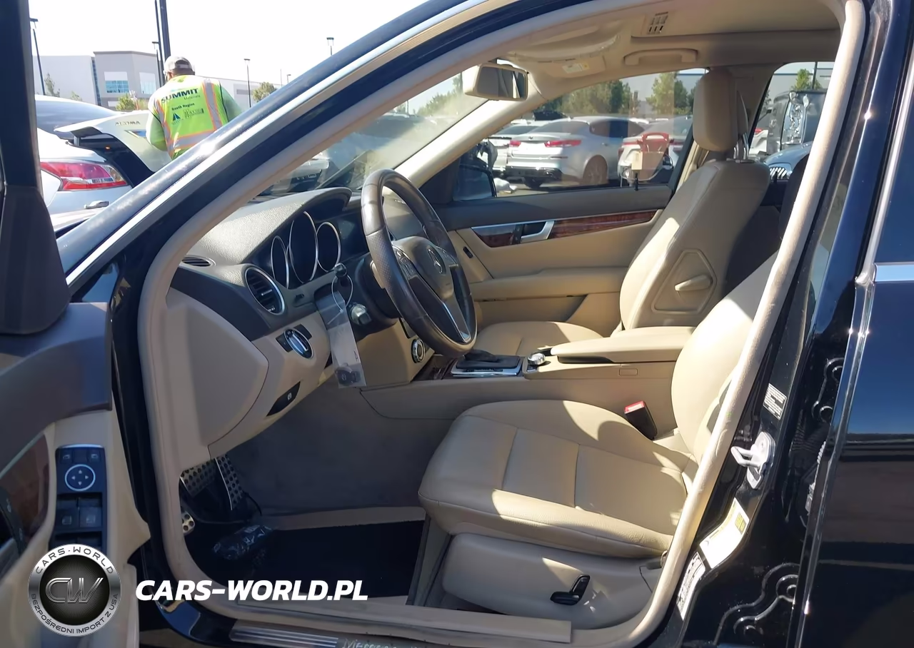 2012 Mercedes-Benz C 250 Sport VIN:WDDGF4HB5CA610734 - 5