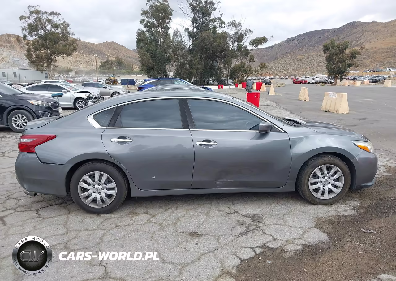 2018 Nissan Altima 2.5 S VIN:1N4AL3AP4JC182459 - 13