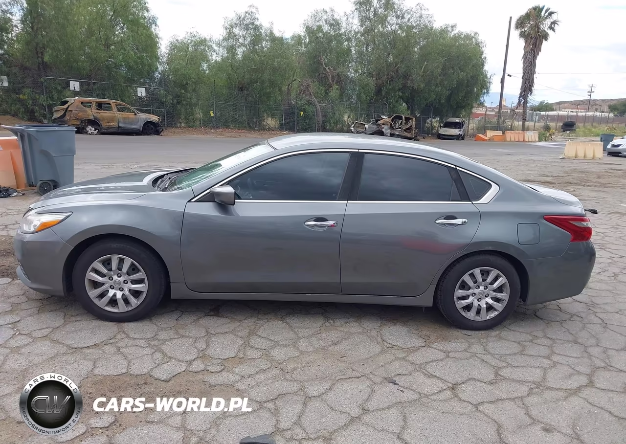 2018 Nissan Altima 2.5 S VIN:1N4AL3AP4JC182459 - 14