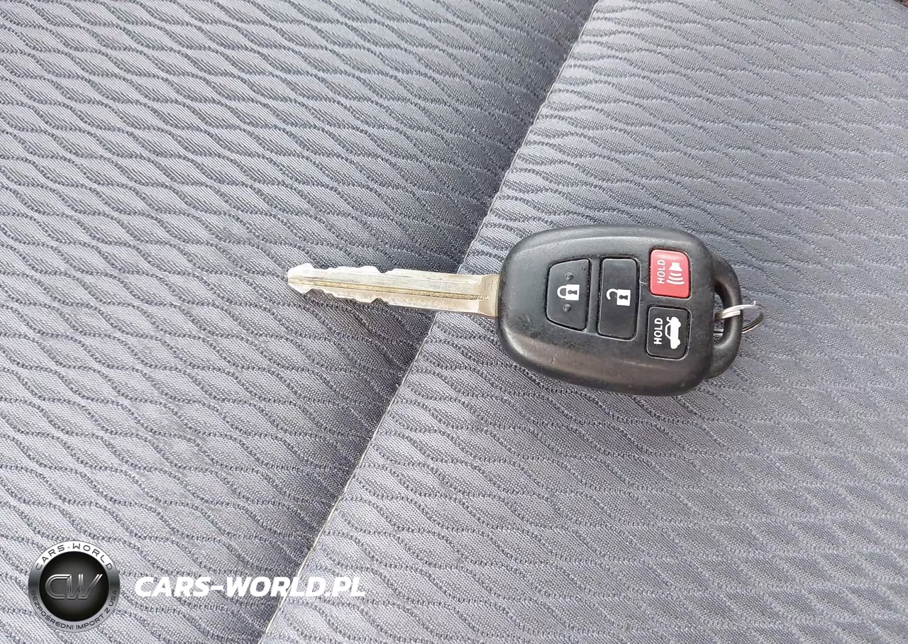 2017 Toyota Corolla Le VIN:5YFBURHE9HP580710 - 11