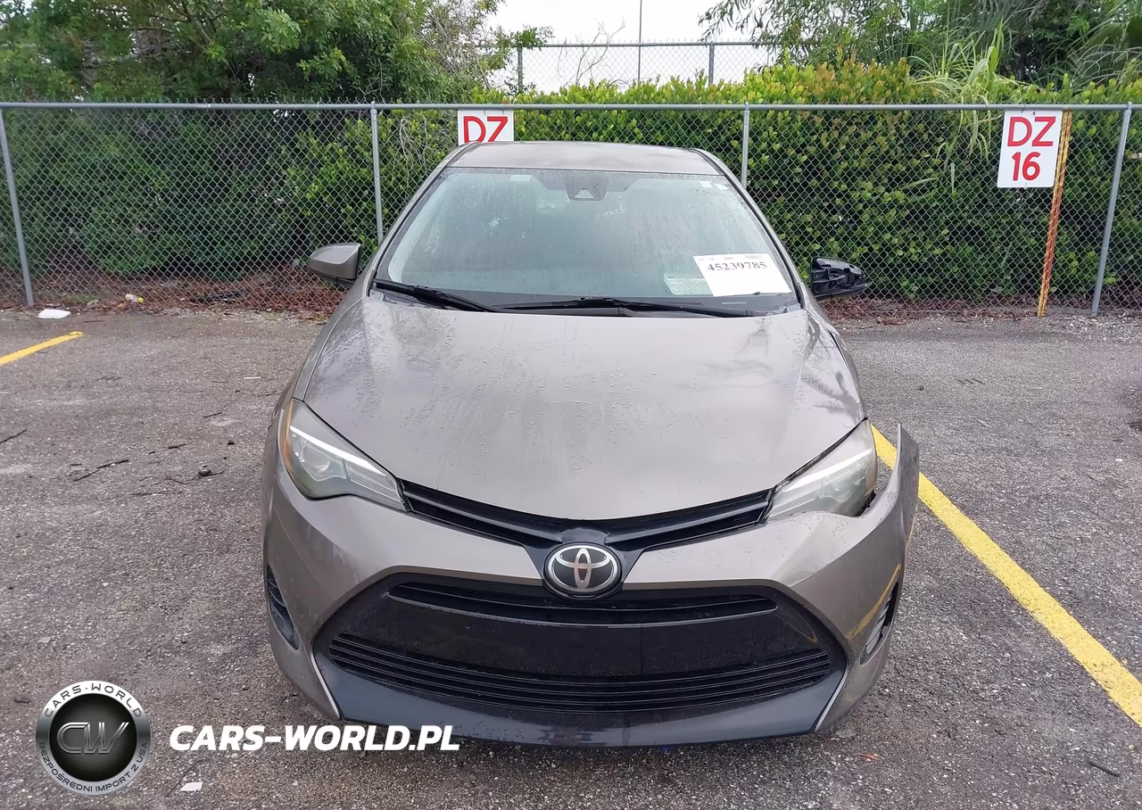 2017 Toyota Corolla Le VIN:5YFBURHE9HP580710 - 12