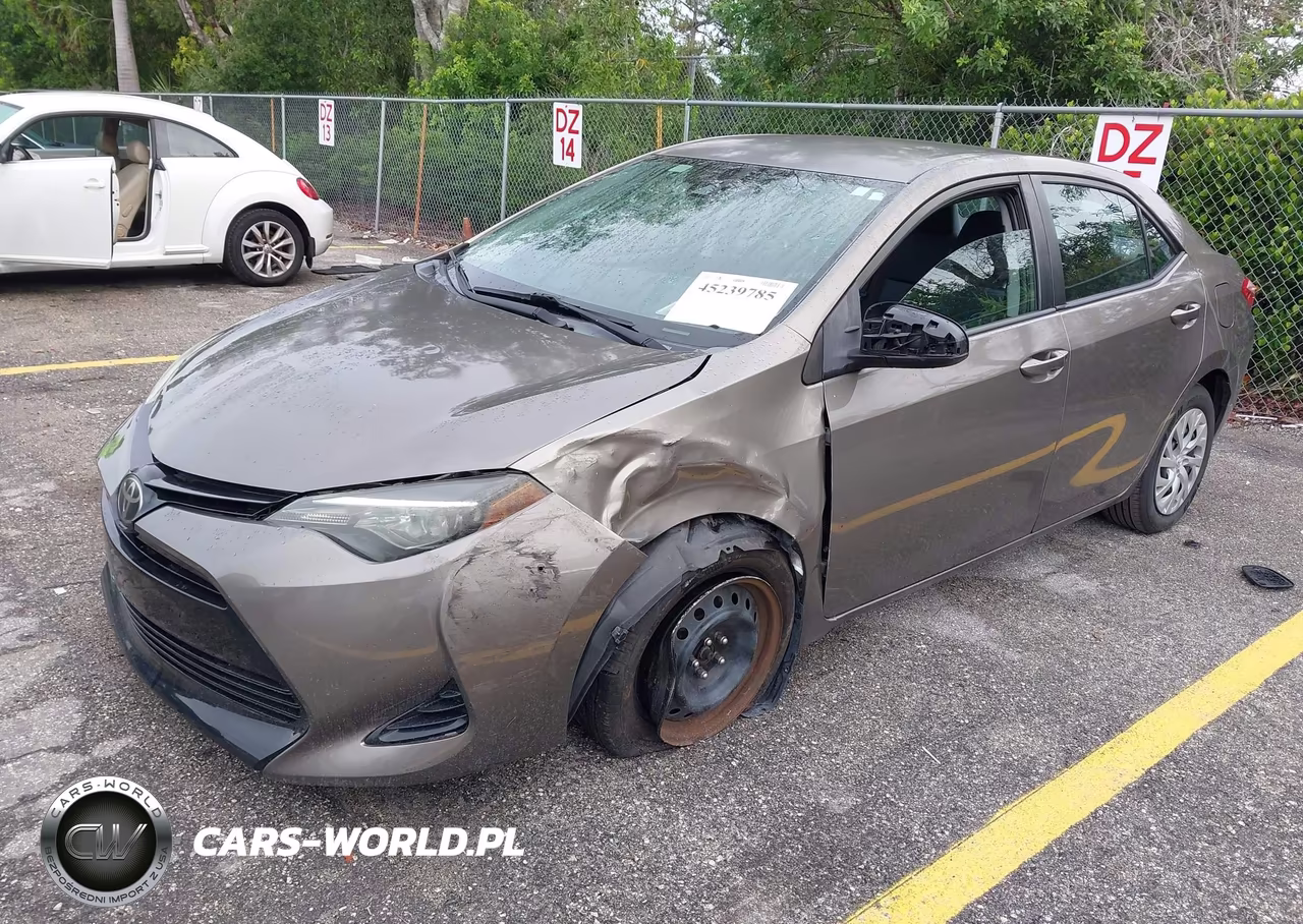 2017 Toyota Corolla Le VIN:5YFBURHE9HP580710 - 2