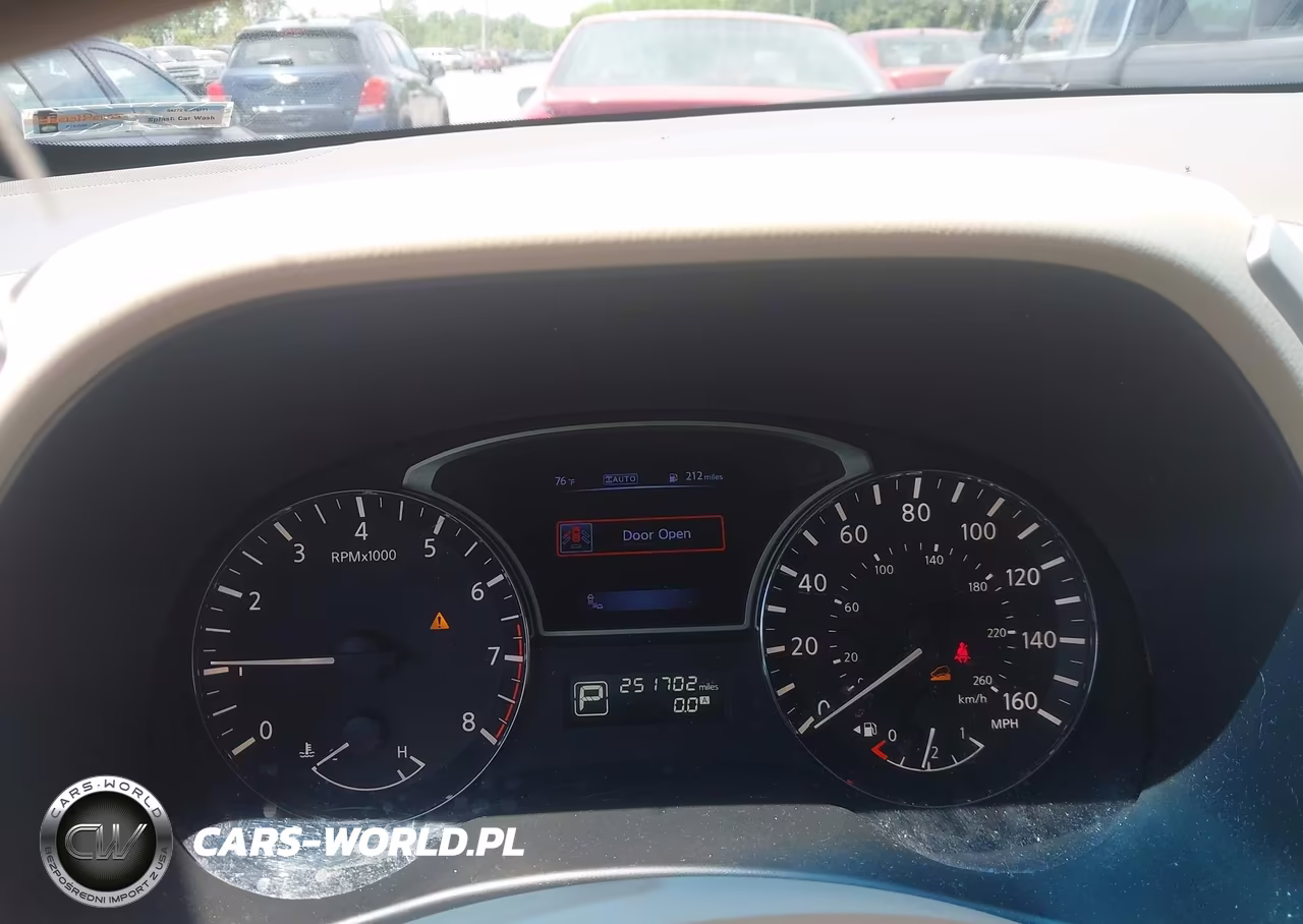 2015 Nissan Pathfinder Platinum VIN:5N1AR2MM0FC624628 - 7