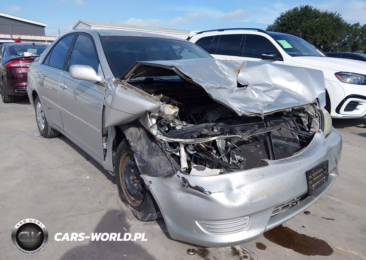 2005 Toyota Camry Le – zdjęcie 1 z 18