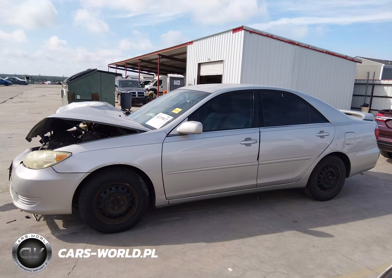 2005 Toyota Camry Le VIN:4T1BE32K05U995028 - 14