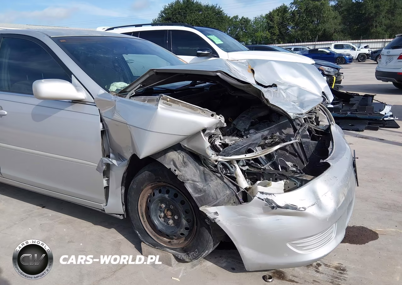 2005 Toyota Camry Le VIN:4T1BE32K05U995028 - 17