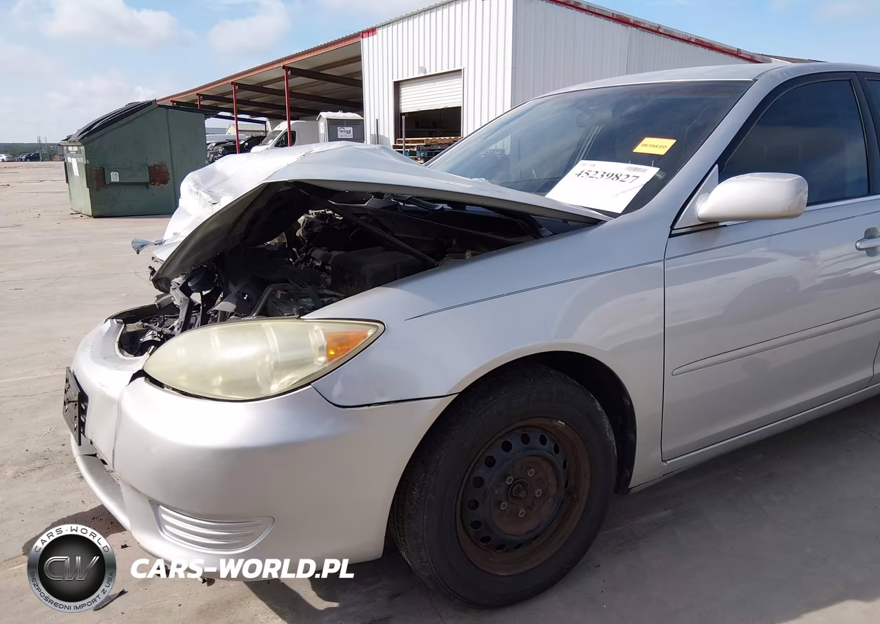 2005 Toyota Camry Le VIN:4T1BE32K05U995028 - 18