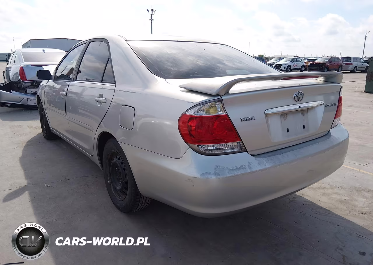 2005 Toyota Camry Le VIN:4T1BE32K05U995028 - 3