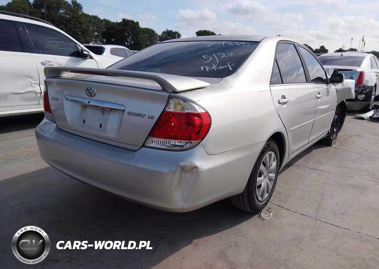 2005 Toyota Camry Le VIN:4T1BE32K05U995028 - 4