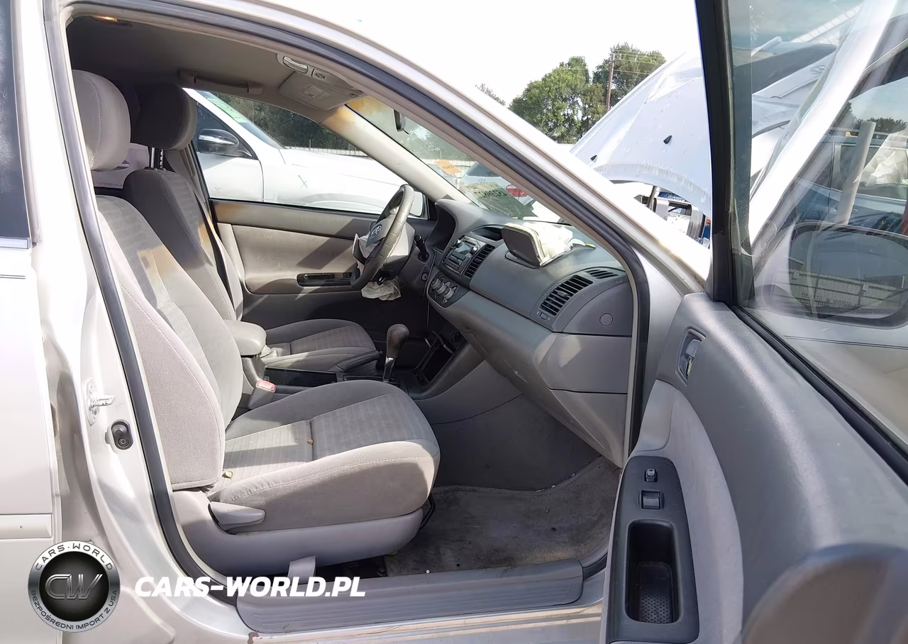 2005 Toyota Camry Le VIN:4T1BE32K05U995028 - 5