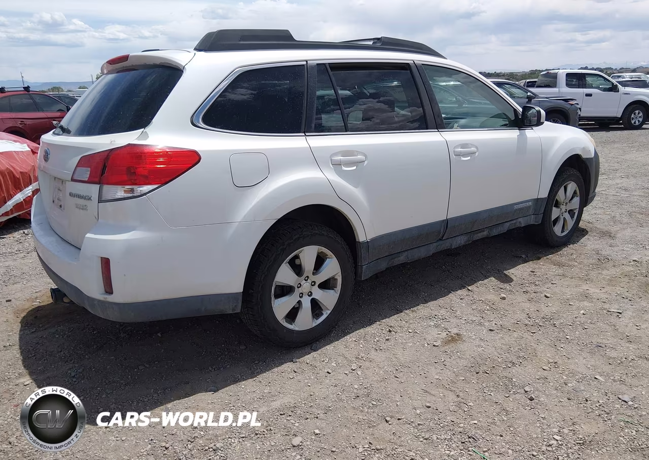 2012 Subaru Outback 2.5I Premium VIN:4S4BRBCC5C3286605 - 4