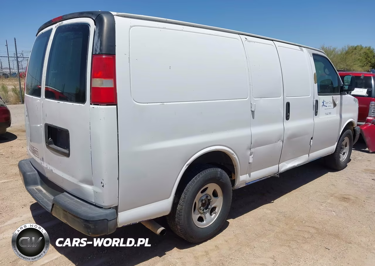 2008 Chevrolet Express Work Van VIN:1GCFG15X181140923 - 4