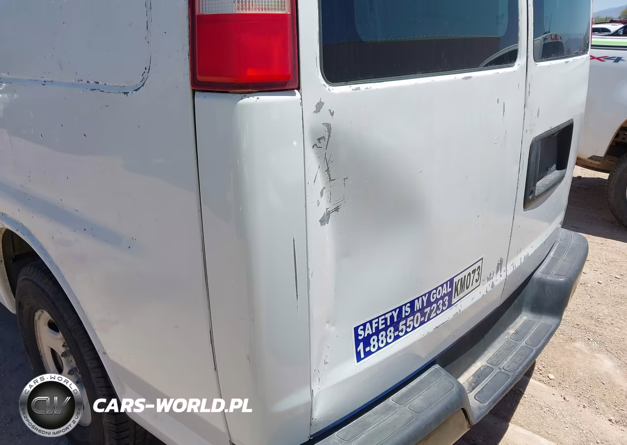 2008 Chevrolet Express Work Van VIN:1GCFG15X181140923 - 6