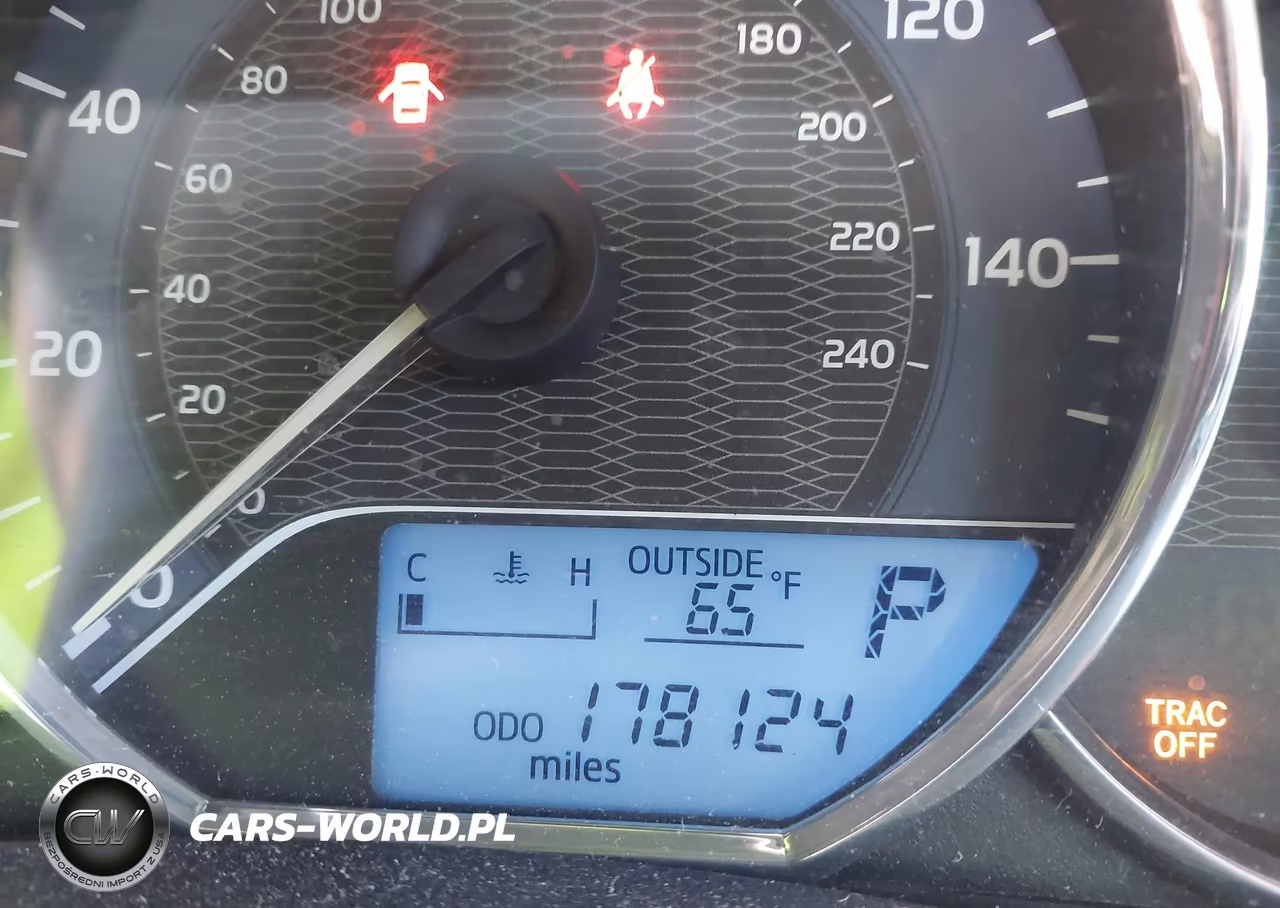 2014 Toyota Corolla Le Plus VIN:2T1BURHE8EC040230 - 15