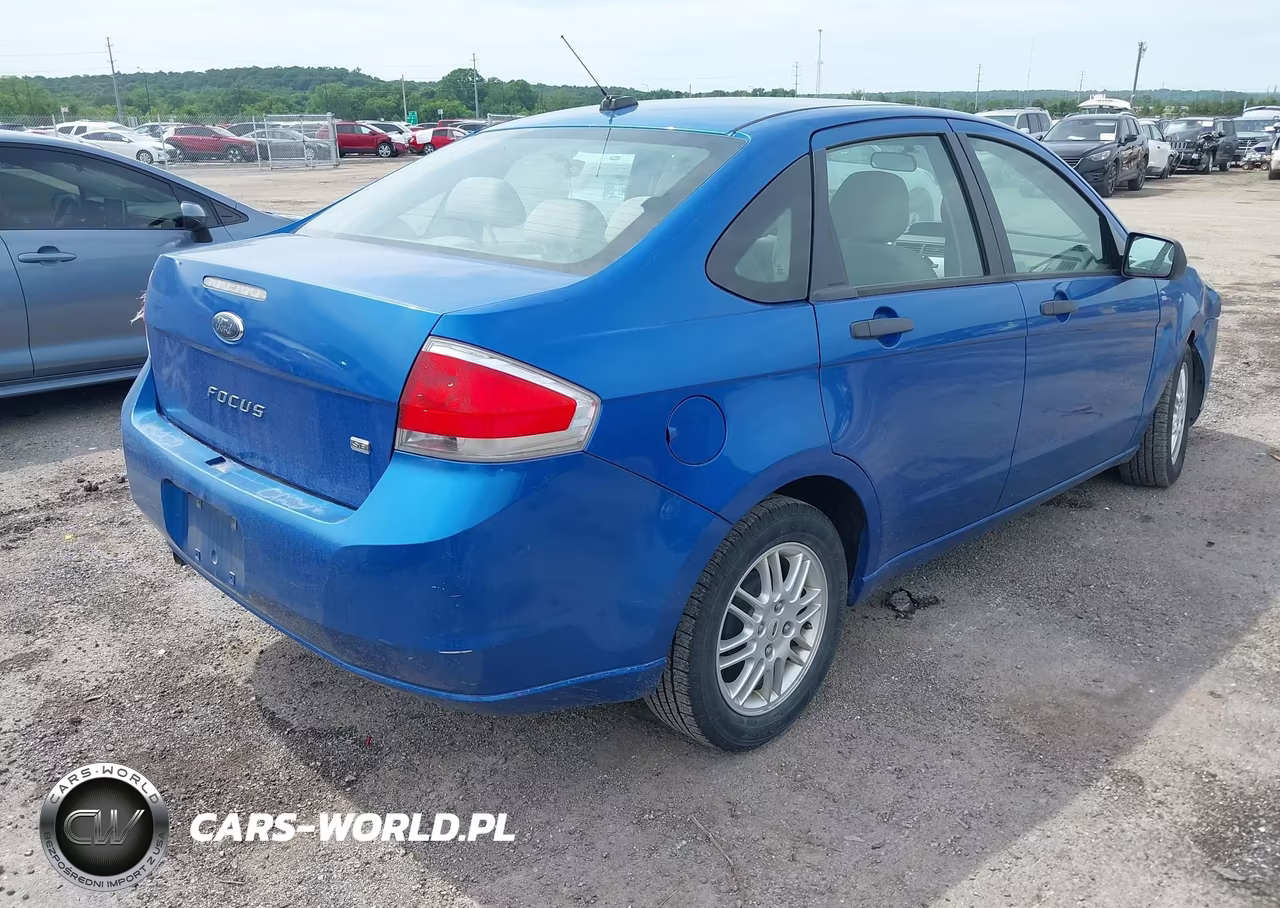 2010 Ford Focus Se VIN:1FAHP3FN7AW254019 - 4