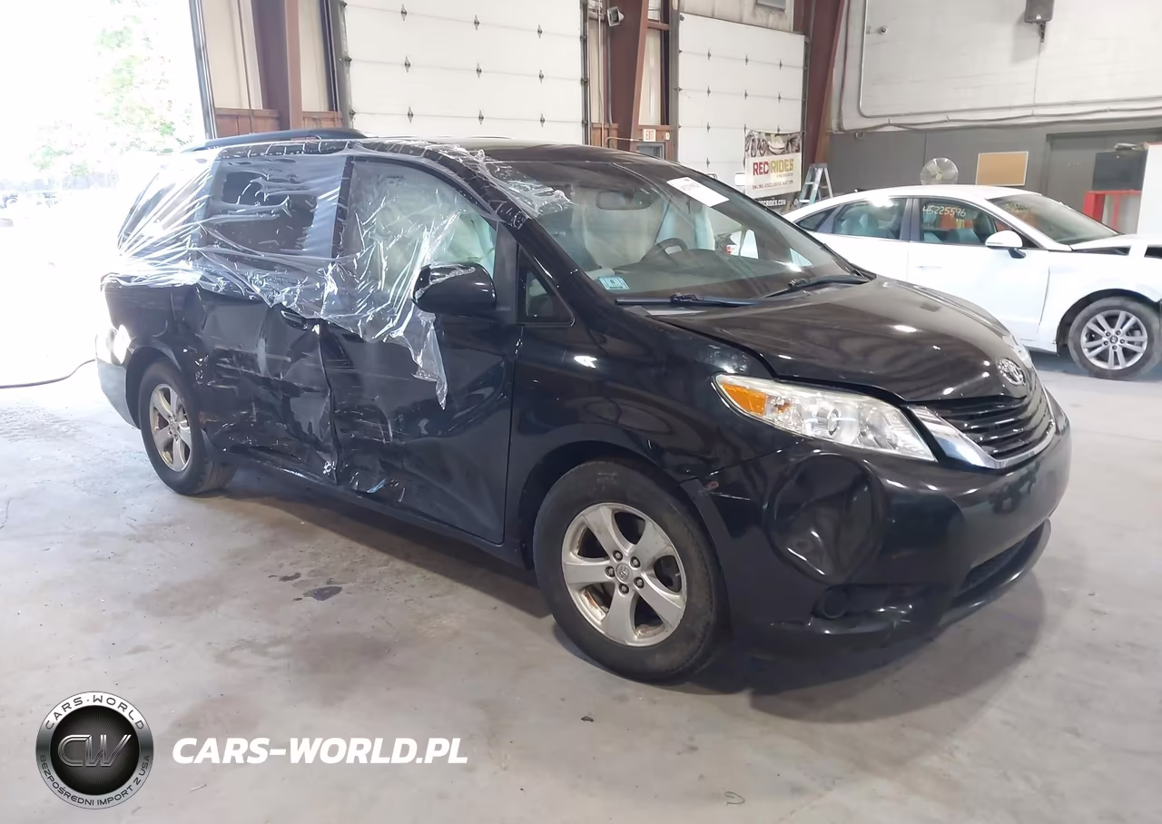 2015 Toyota Sienna Le 8 Passenger – zdjęcie 1 z 16