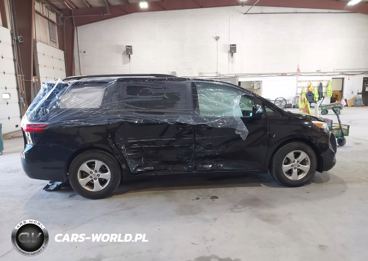 2015 Toyota Sienna Le 8 Passenger VIN:5TDKK3DC4FS640209 - 13