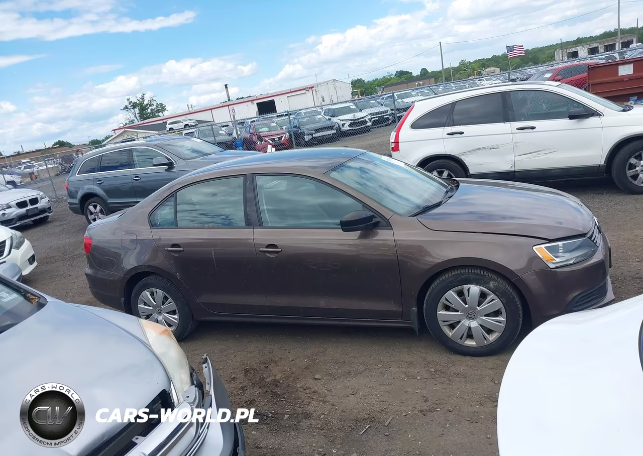 2011 Volkswagen Jetta 2.0L S VIN:3VW2K7AJ1BM393667 - 13