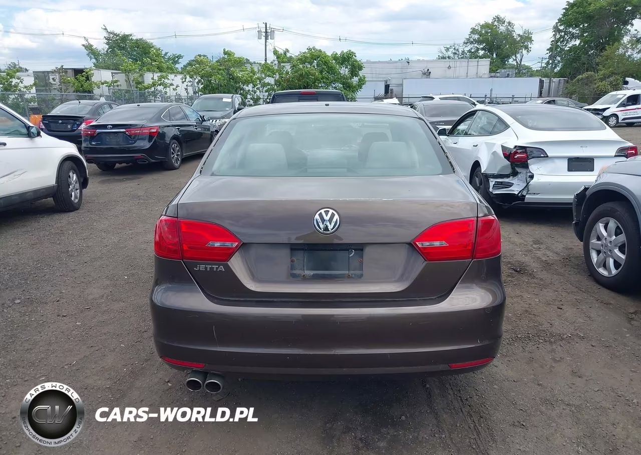 2011 Volkswagen Jetta 2.0L S VIN:3VW2K7AJ1BM393667 - 16