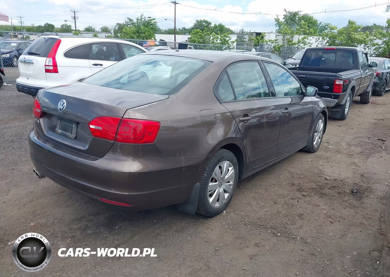 2011 Volkswagen Jetta 2.0L S VIN:3VW2K7AJ1BM393667 - 4