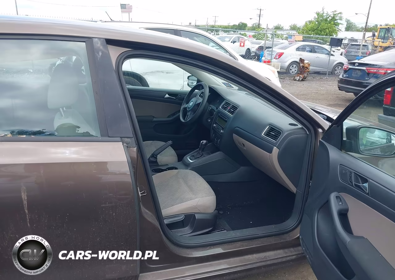 2011 Volkswagen Jetta 2.0L S VIN:3VW2K7AJ1BM393667 - 5