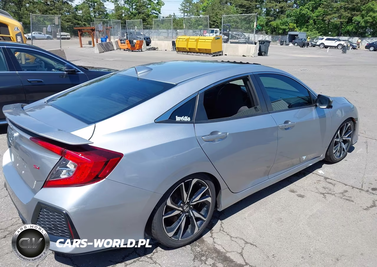 2018 Honda Civic Si VIN:2HGFC1E5XJH709013 - 4