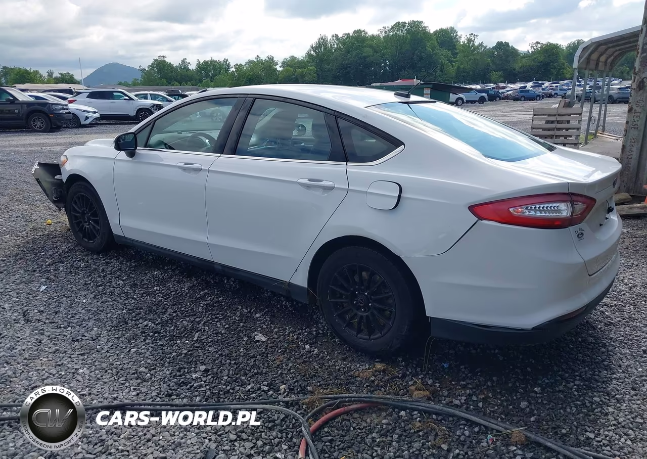 2013 Ford Fusion S VIN:3FA6P0G78DR236531 - 3