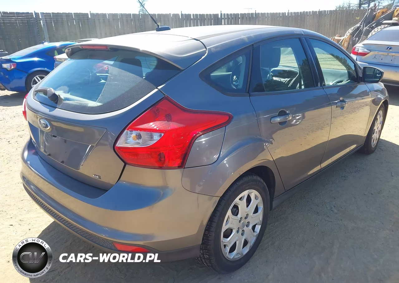 2012 Ford Focus Se VIN:1FAHP3K2XCL151645 - 4