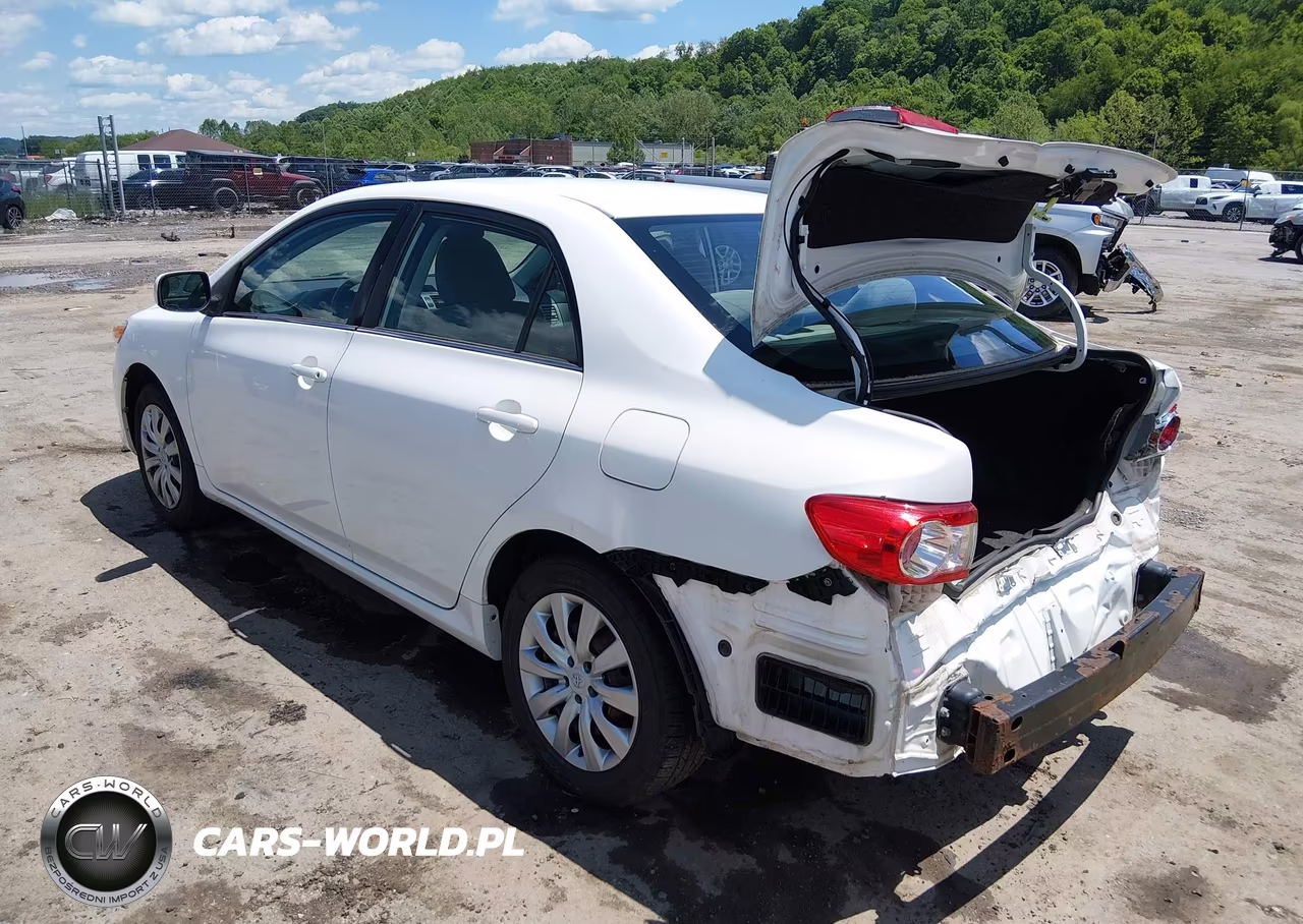 2013 Toyota Corolla Le VIN:2T1BU4EEXDC933859 - 3
