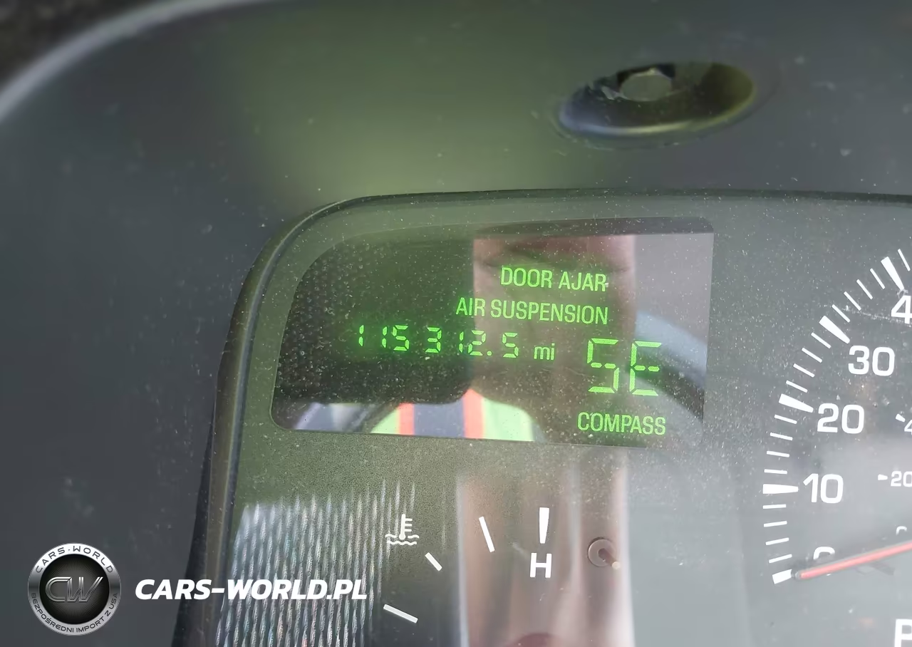 2001 Lincoln Town Car Signature VIN:1LNHM82WX1Y719942 - 7