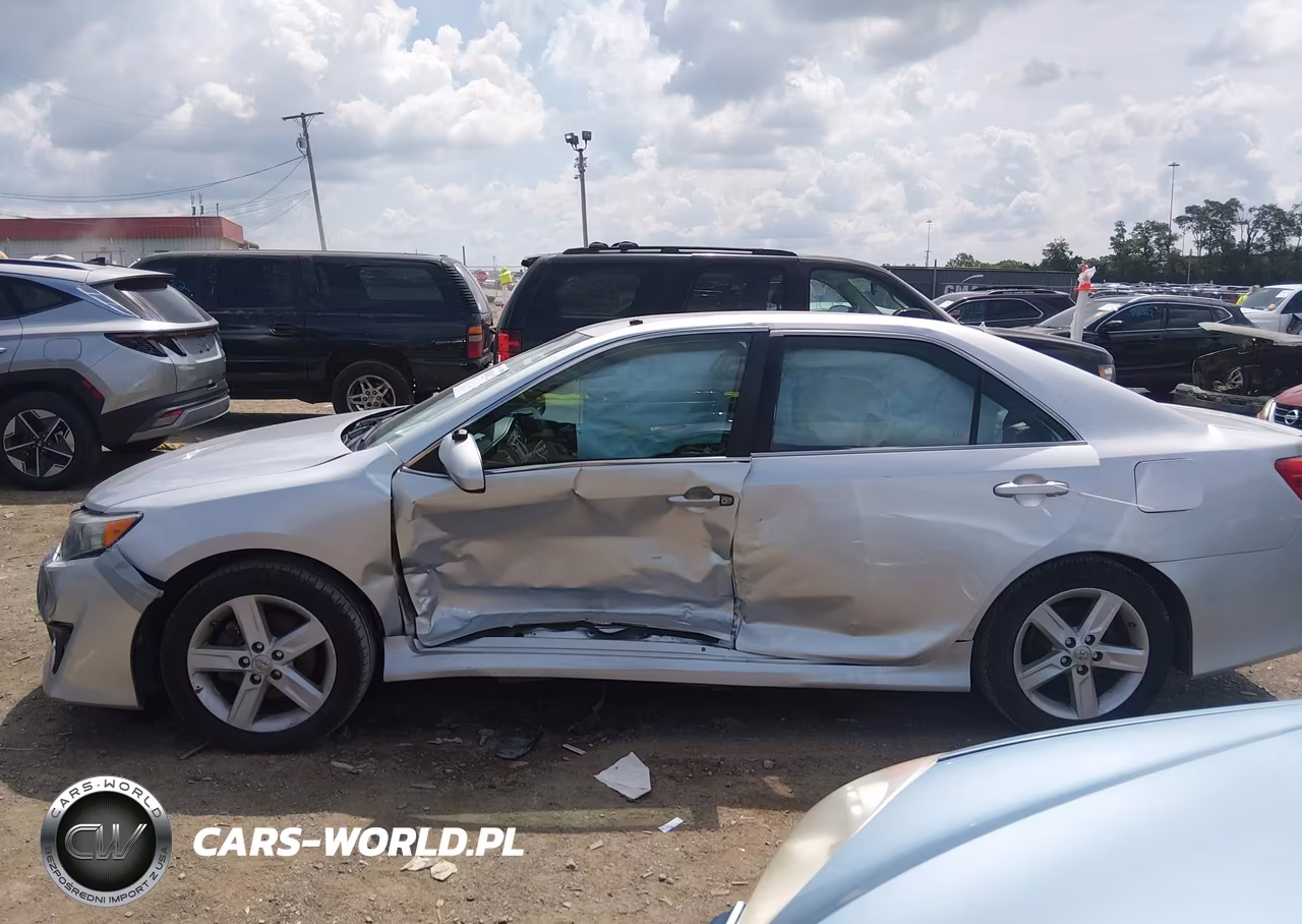 2013 Toyota Camry Se VIN:4T1BF1FK4DU274561 - 13