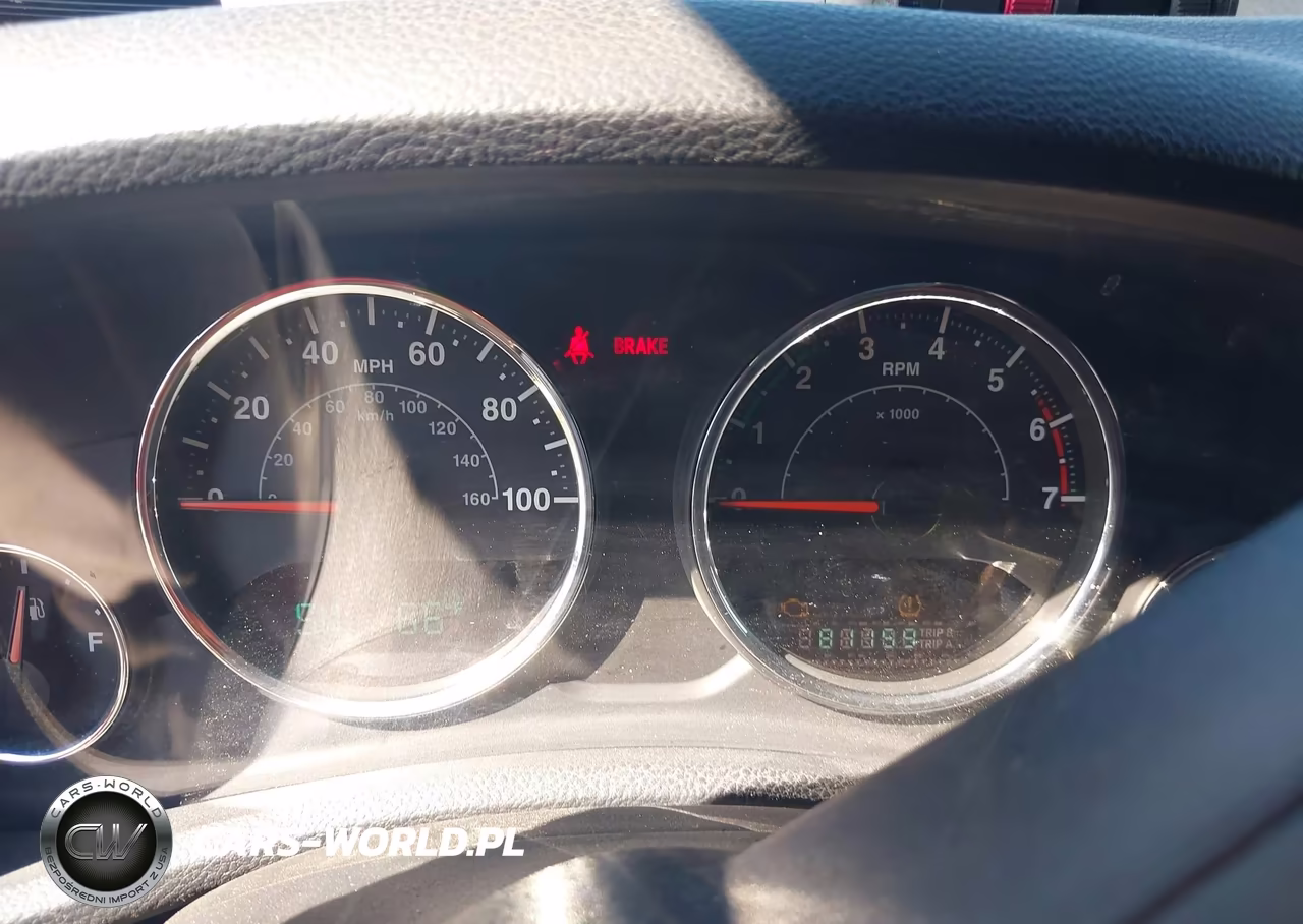 2011 Jeep Wrangler Sport VIN:1J4AA2D10BL557860 - 7