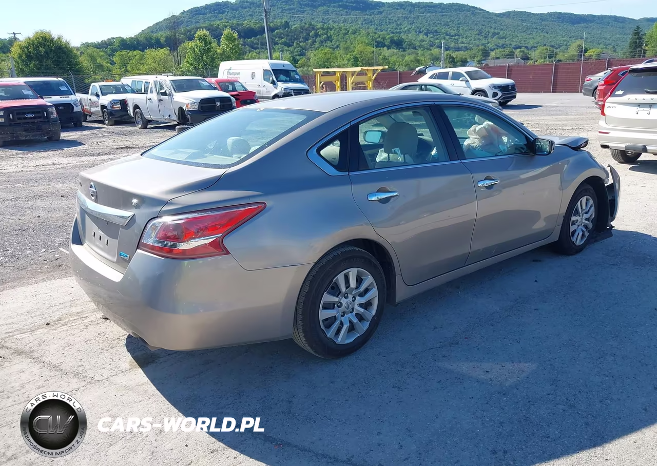 2013 Nissan Altima 2.5 S VIN:1N4AL3AP0DN404438 - 4